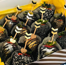 Load image into Gallery viewer, Chocolate Covered Strawberries